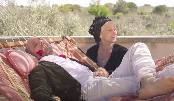 Checco Zalone, il nuovo tormentone è ‘La Vacinada’ con Helen Mirren