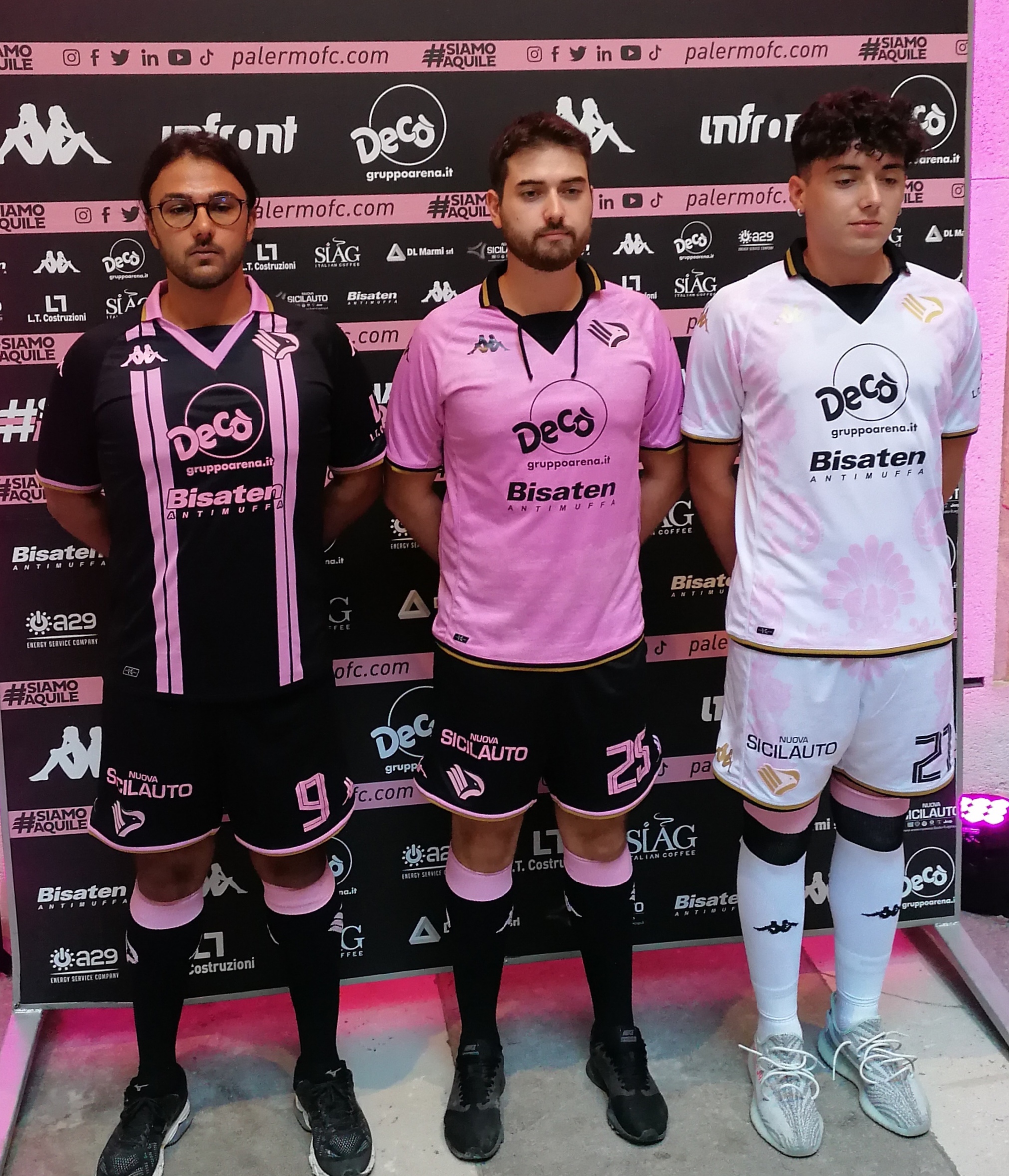 Palermo, ecco le nuove maglie: si torna al rosa pieno, omaggi a Renzo  Barbera e Santa Rosalia - Giornale di Sicilia