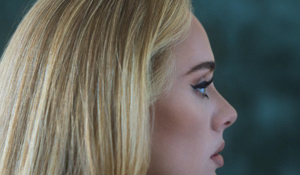 Adele dal 4 Novembre in radio con “I DRINK WINE”
