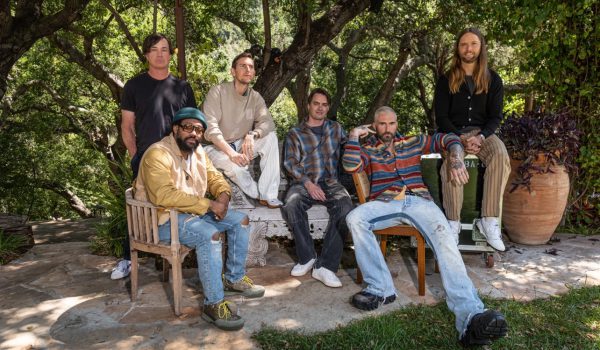 Esce il videoclip del nuovo singolo dei Maroon 5, “Middle Ground”