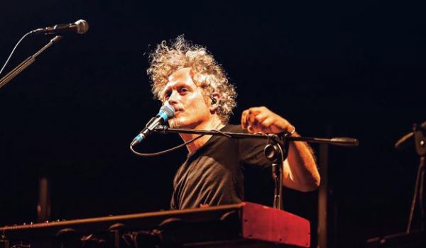 Niccolò Fabi incanta Palermo: emozioni e poesia al Teatro Golden