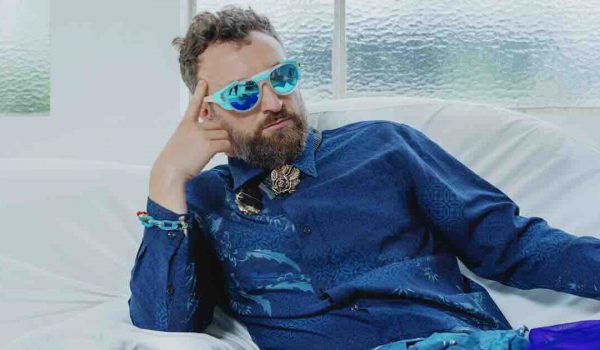 “Pianti Grassi”: Dargen D’Amico porta a Sanremo 2026 la sua nuova visione pop