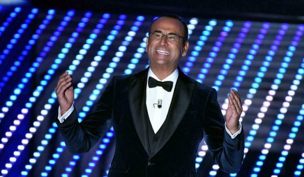 Sanremo 2026: i duetti annunciati da Carlo Conti accendono l’attesa per la serata delle cover