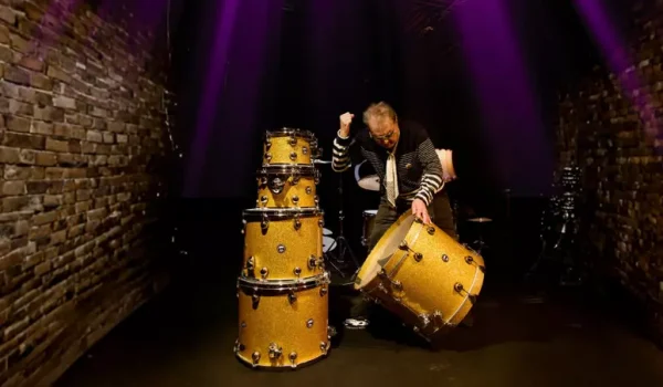 Tullio De Piscopo compie 80 anni e festeggia con un tour teatrale: sarà a Palermo e Catania