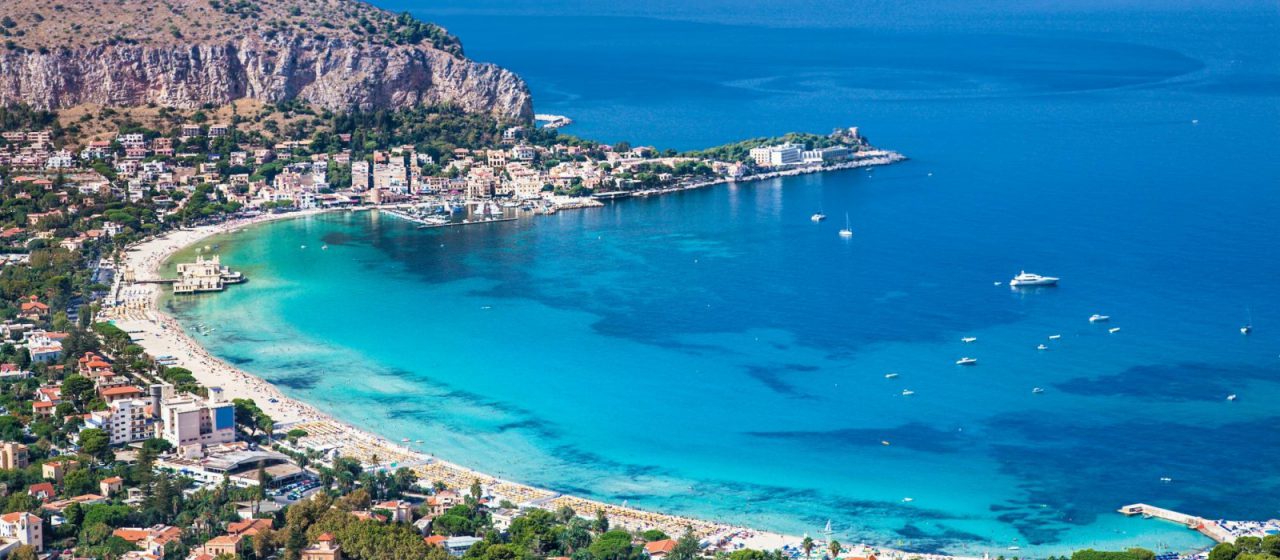 Cambiamento storico per la spiaggia di Mondello: revocata la concessione alla Italo Belga