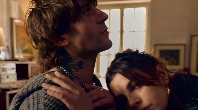 Emma e Rkomi: Il grido di chi resta. Una ballata tra cenere e rabbia