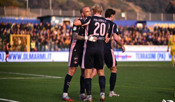 Carrarese-Palermo 0-1: decide Pohjanpalo, rosanero a -3 dal secondo posto