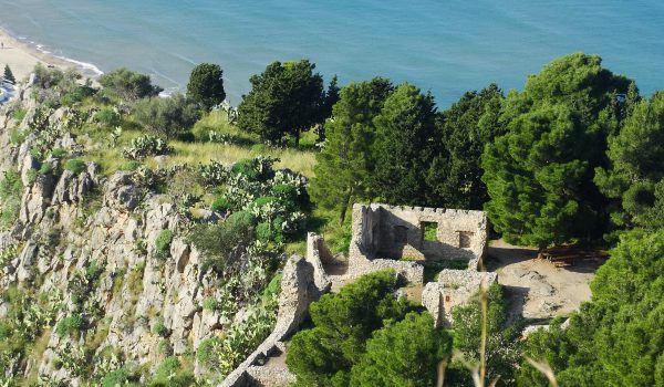 Due elicotteri americani atterrano nel Parco delle Madonie: protesta per danni ambientali e rischi di tensione bellica