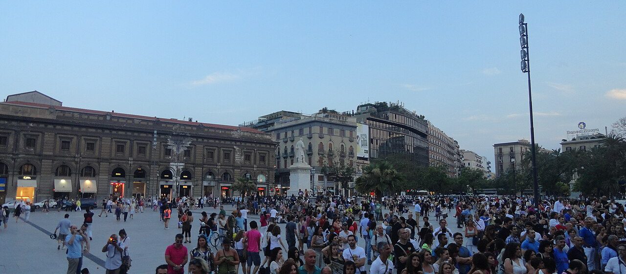 ex lavoratori Almaviva di nuovo in piazza, segnale importante dall’Ars