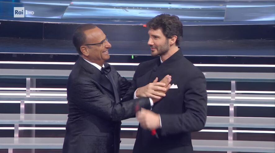 Sanremo 2027: Stefano De Martino è il nuovo conduttore. L’annuncio di Carlo Conti