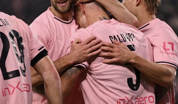 Palermo, vittoria pesante contro l’Avellino: 2-0 al Barbera sotto gli occhi di Mattarella