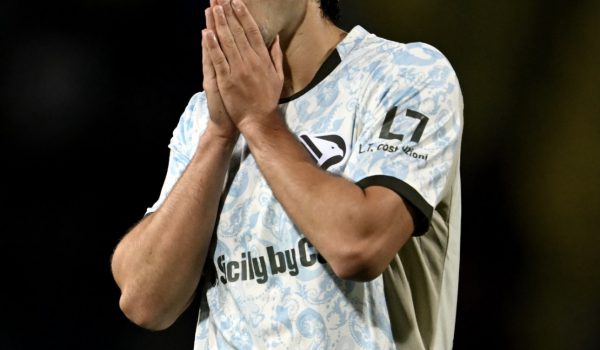 Frosinone-Palermo 1-1: i rosanero dominano, Ranocchia evita la beffa nel finale