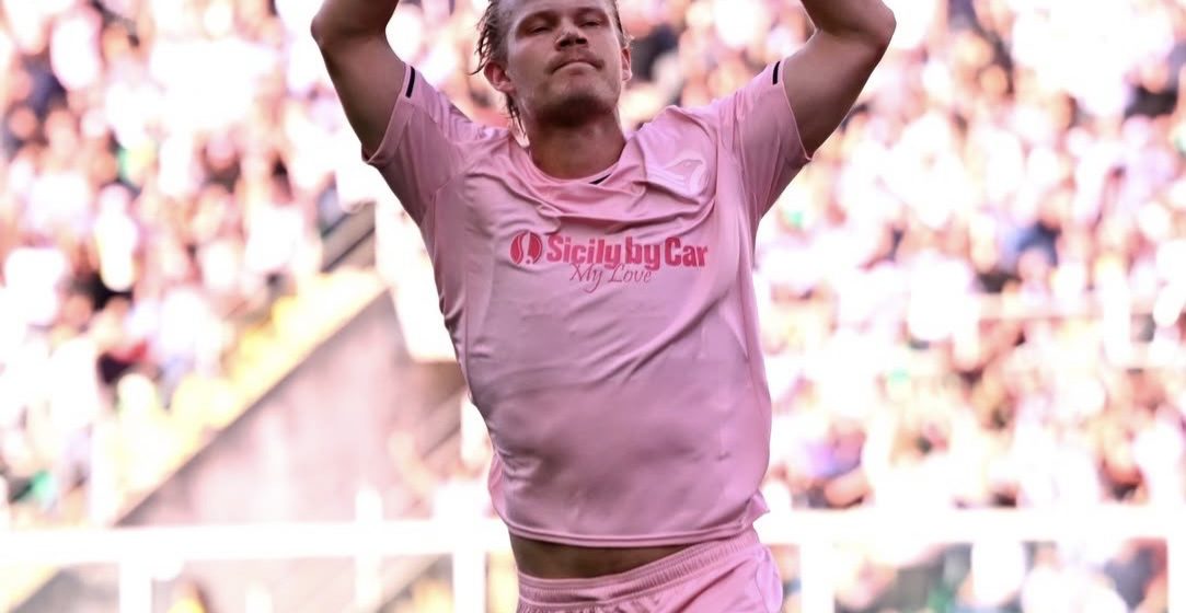 Palermo-Cesena 2-0: Pohjanpalo trascina i rosa, doppietta e corsa alla A ancora viva